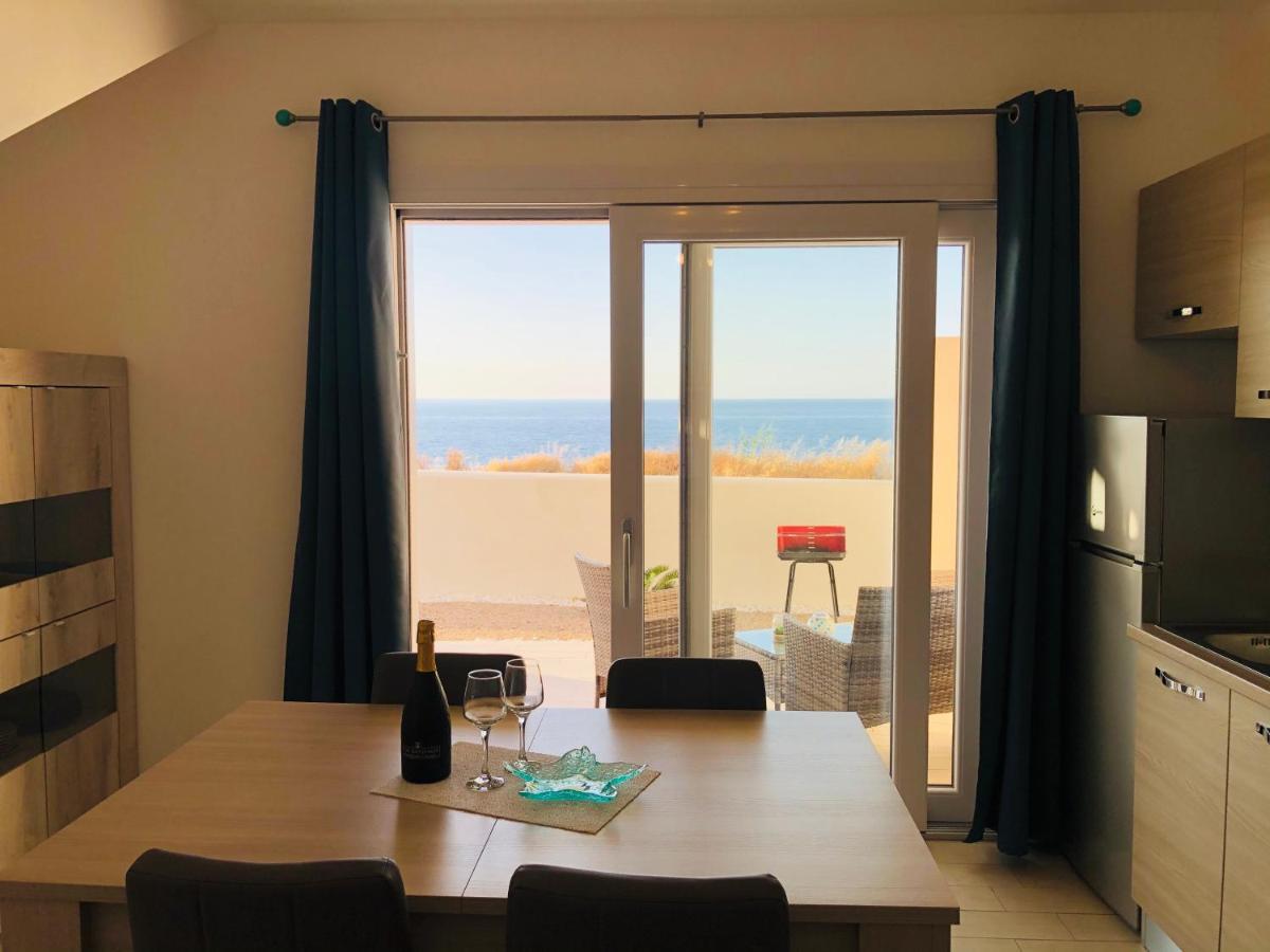 Apartment Tramonto Sea-Front Valledoria  Εξωτερικό φωτογραφία