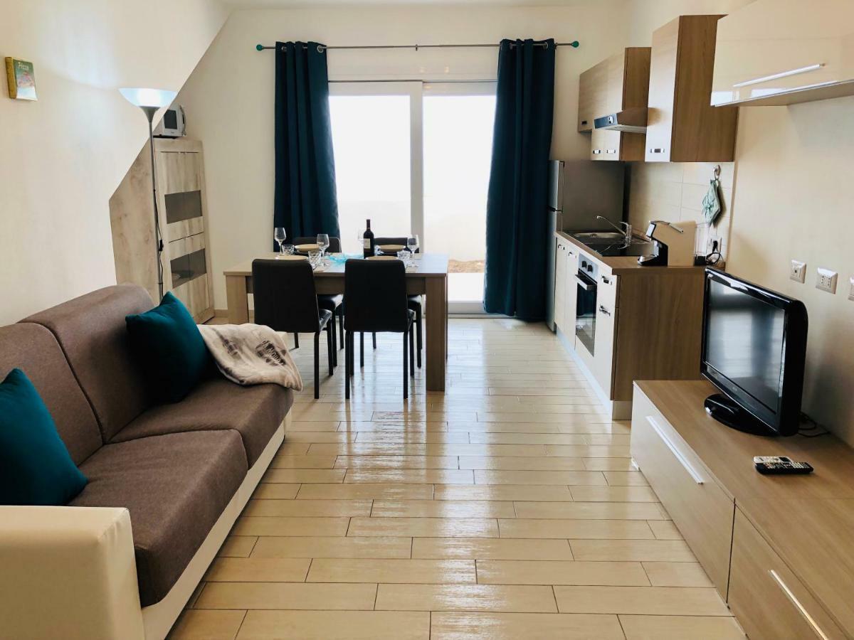 Apartment Tramonto Sea-Front Valledoria  Εξωτερικό φωτογραφία