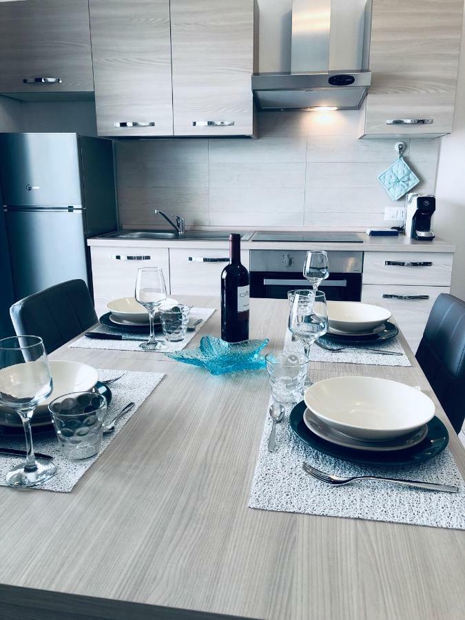 Apartment Tramonto Sea-Front Valledoria  Εξωτερικό φωτογραφία