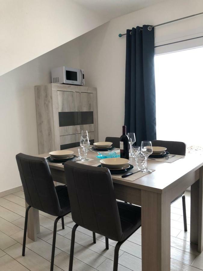 Apartment Tramonto Sea-Front Valledoria  Εξωτερικό φωτογραφία