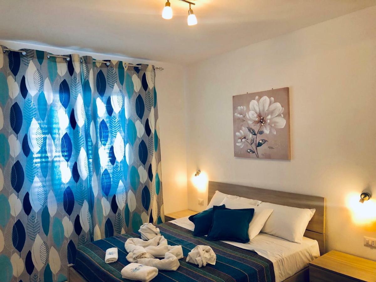 Apartment Tramonto Sea-Front Valledoria  Εξωτερικό φωτογραφία