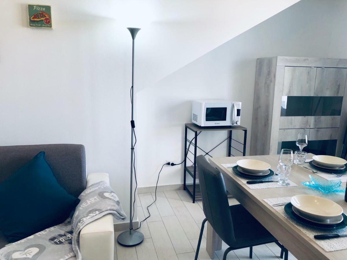Apartment Tramonto Sea-Front Valledoria  Εξωτερικό φωτογραφία