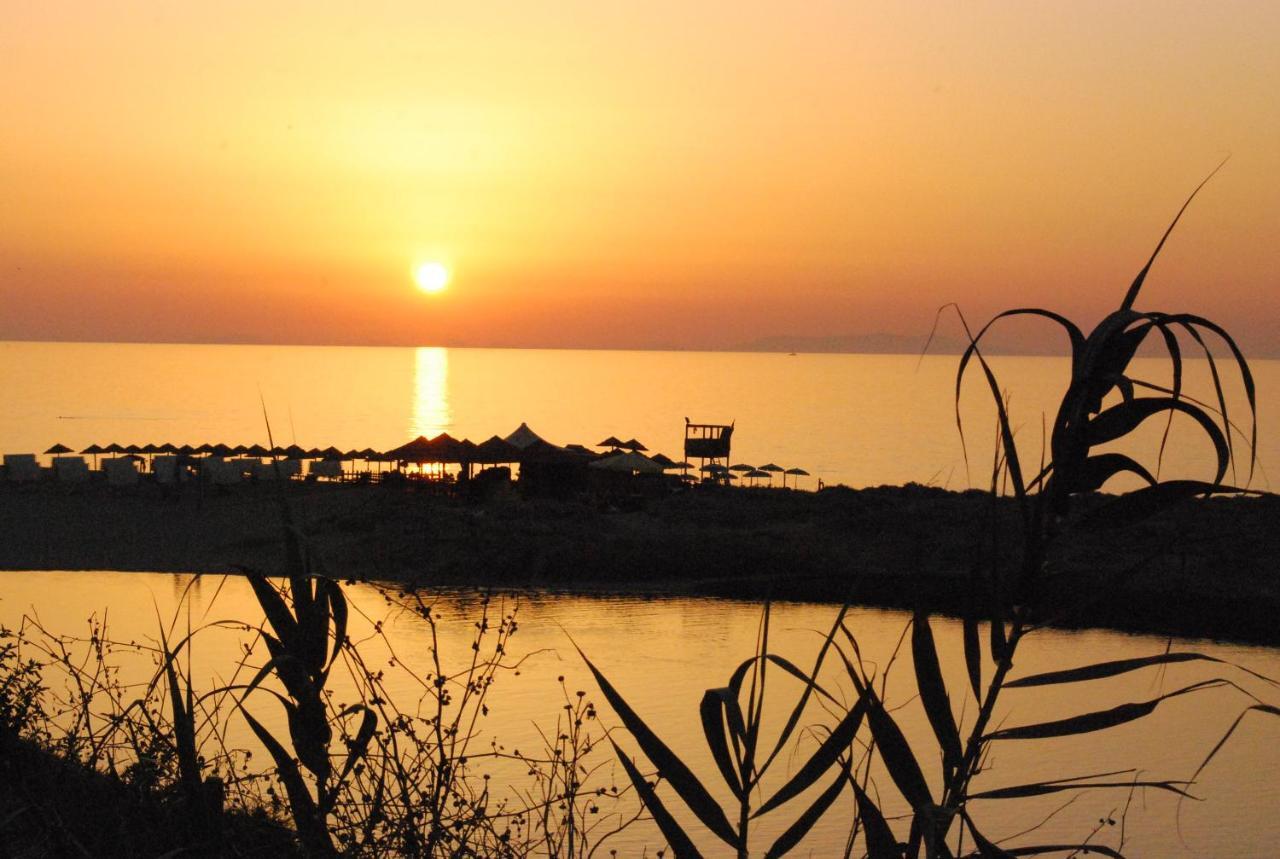 Apartment Tramonto Sea-Front Valledoria  Εξωτερικό φωτογραφία